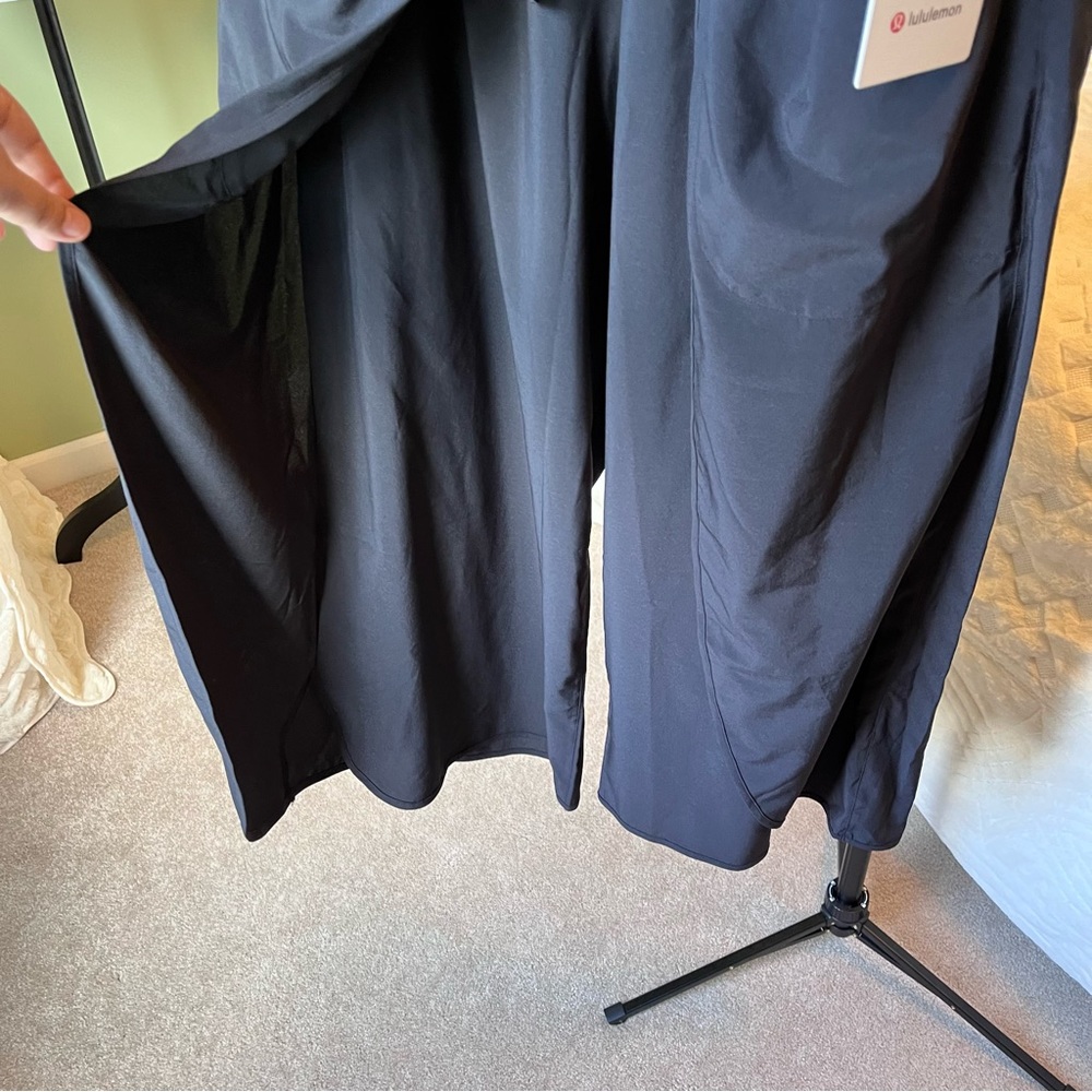 ๐ช MAKE OFFER NWT Lululemon Black Wrap-Front Wide Leg HR Crop Size 12 - Picture 6 of 15